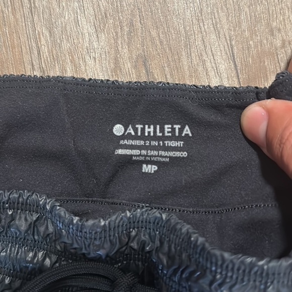 ATHLETA RAINER 2 IN 1 TIGHT (SIZE SMALL) - Picture 5 of 8